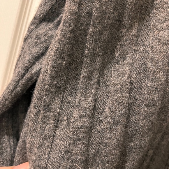 Zara loose fit textured knitted sweater size M-L - Picture 6 of 6